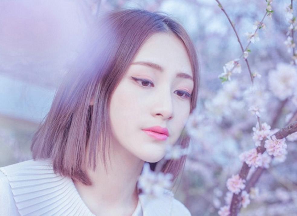 “如果是死在你身下,我愿意!”“既然你这么欠抽,我就成全你”