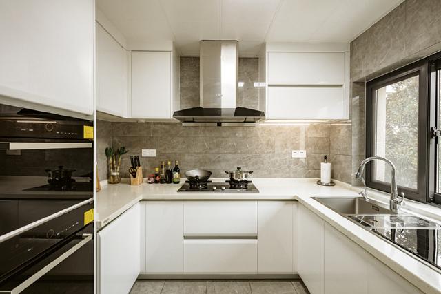 厨房空开插座跳闸推不上去怎么办,厨房跳闸所有插座都没电怎么办