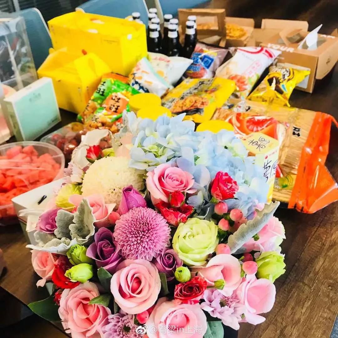 他暗搓搓在搞这件事？怪不得我工资卡里钱越来越少……