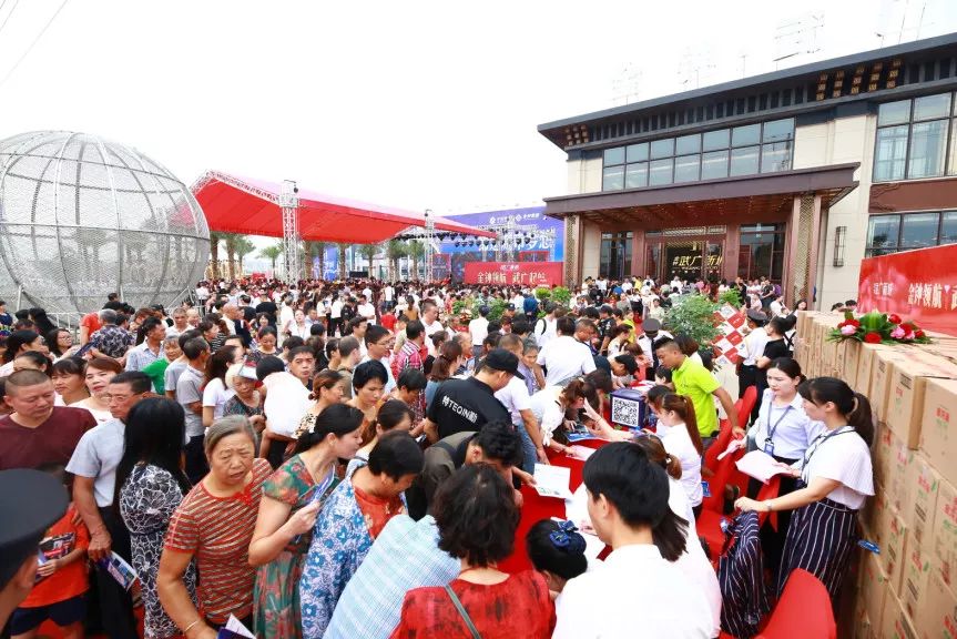 *钟金**领航，武广启航｜*钟金**武广新城营销中心盛大开放！未卖先火！