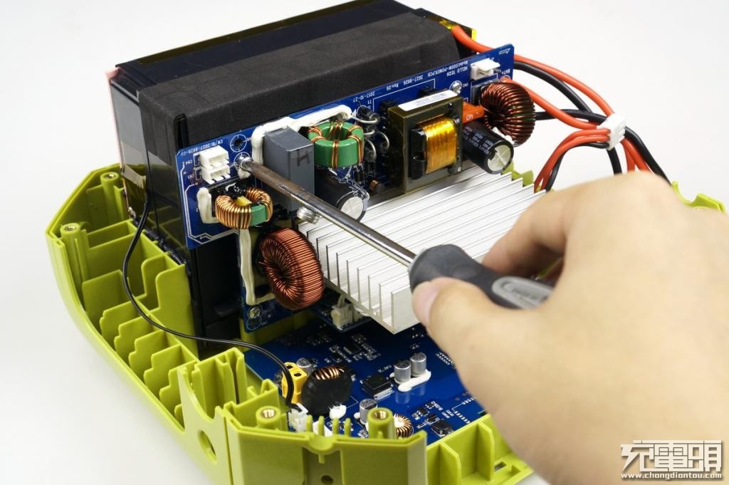 电小二户外电源拆解,电小二户外电源拆机