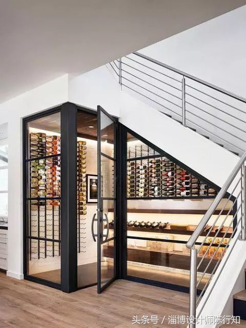 小阁楼楼梯怎么做不占空间实用,买阁楼的缺点有哪些