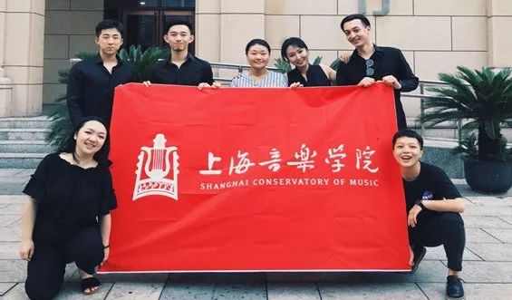 高逼格的社团招新,下雨天的社团招新你见过吗