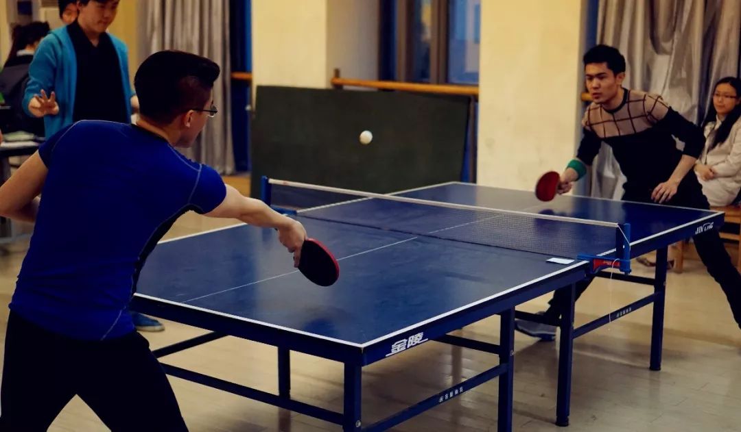 高逼格的社团招新,下雨天的社团招新你见过吗