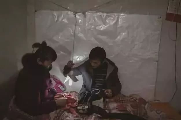 专门给奢侈品、跑车补洞，从LV到保时捷，杭州小伙补3个洞要价1万