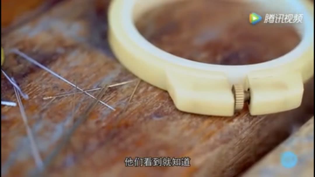 专门给奢侈品、跑车补洞，从LV到保时捷，杭州小伙补3个洞要价1万