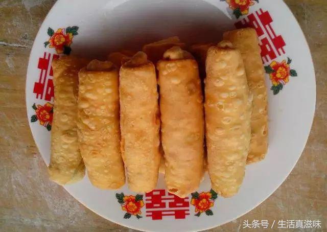 包饺子多余的饺子皮怎样做才好吃,包饺子多下来的面粉做什么