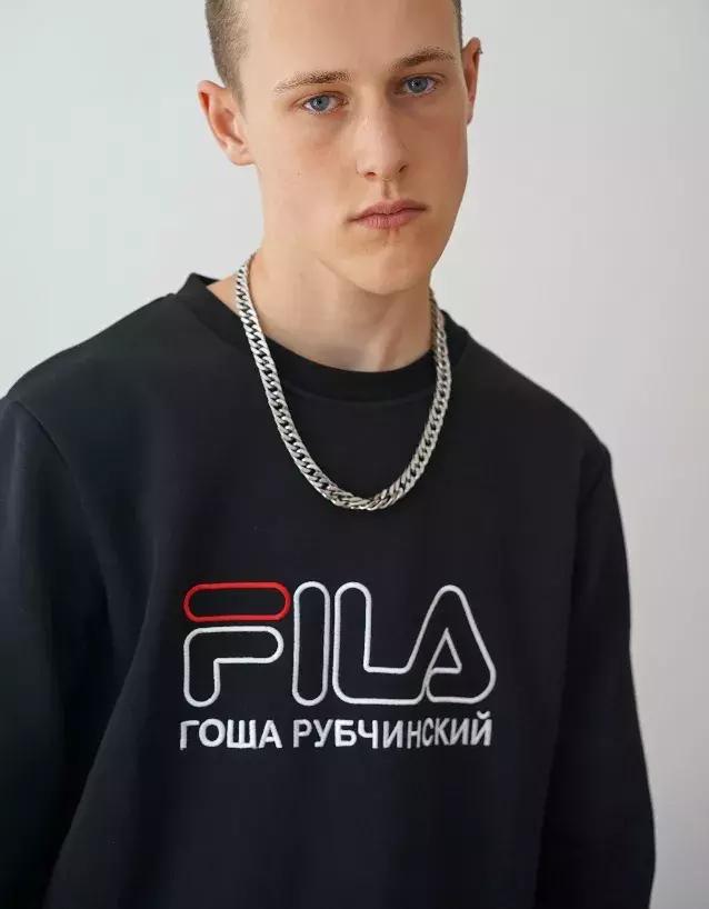 fila官网流行款,人手一件的衣服有哪些