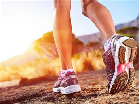 天气变凉过敏性鼻炎原因,空气凉过敏性鼻炎怎么治