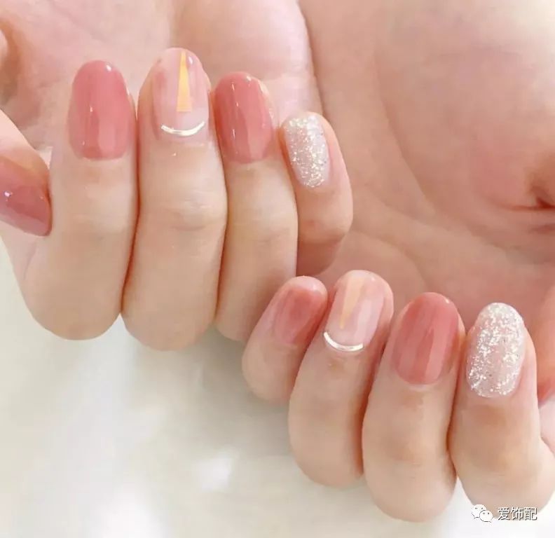 昨天去做了美甲上班领导会说吗,做了美甲半个月