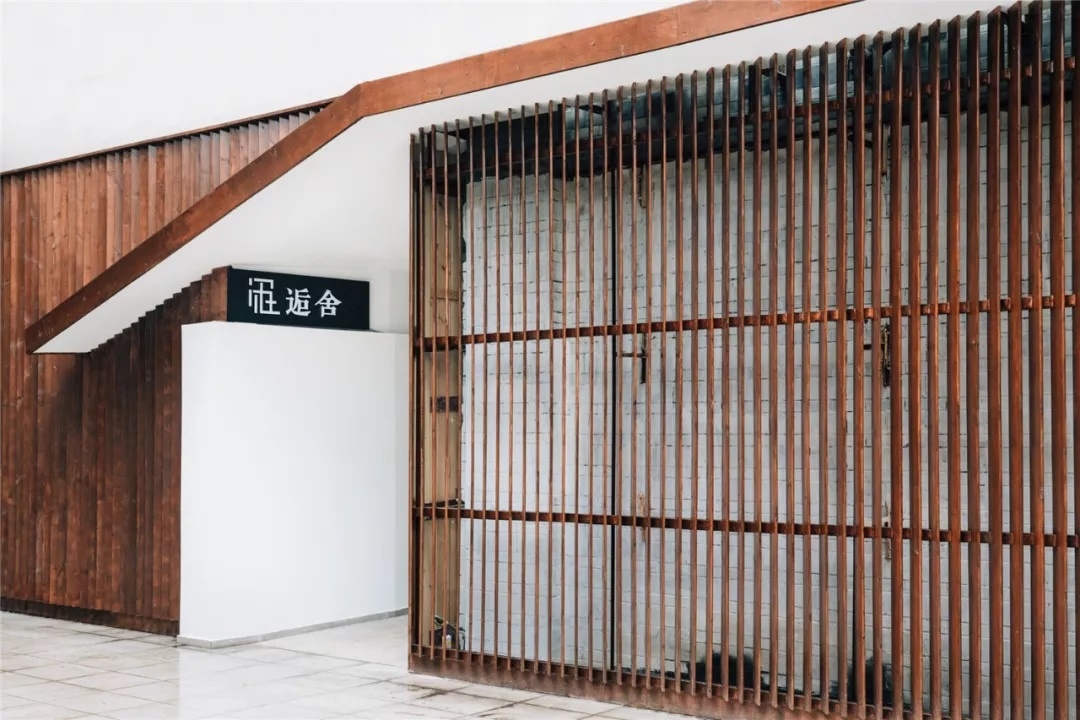 国庆假期住哪儿？水灵妹为你精心奉上都江堰这10家紧临景区的民宿酒店！让你坐拥青山绿水，感受品质生活