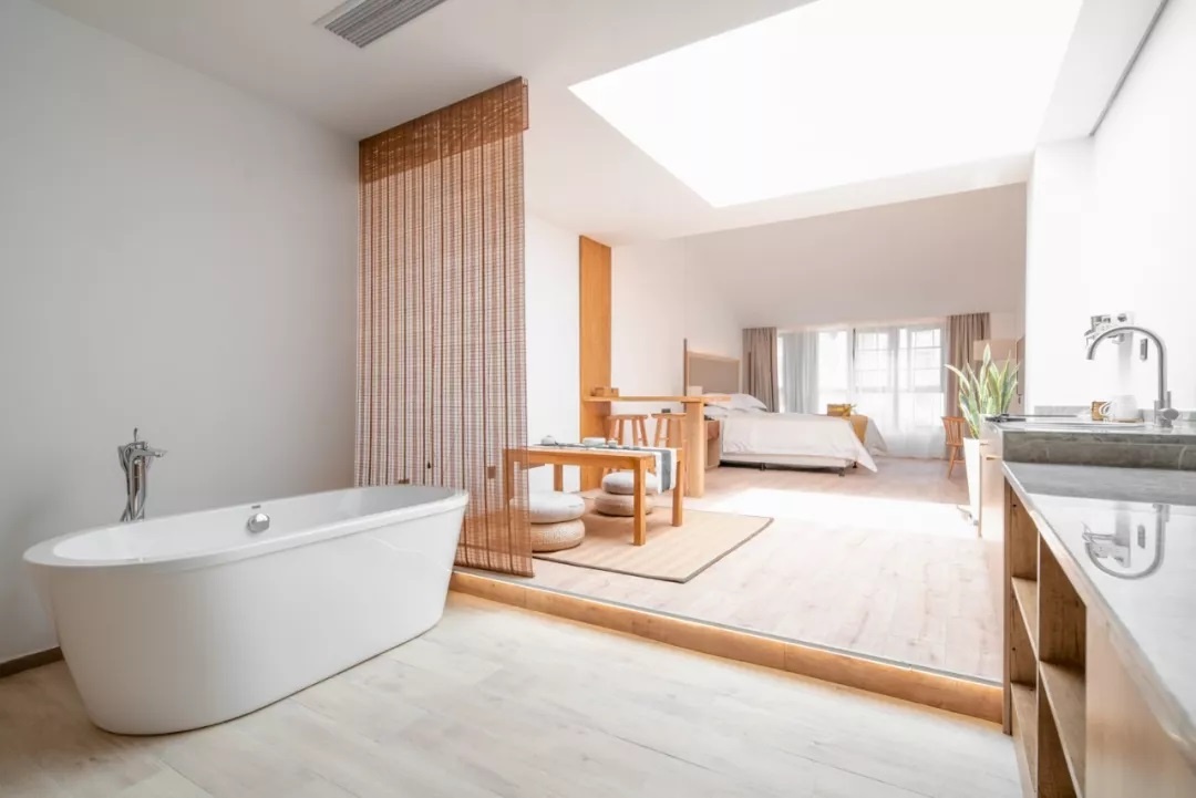 国庆假期住哪儿？水灵妹为你精心奉上都江堰这10家紧临景区的民宿酒店！让你坐拥青山绿水，感受品质生活