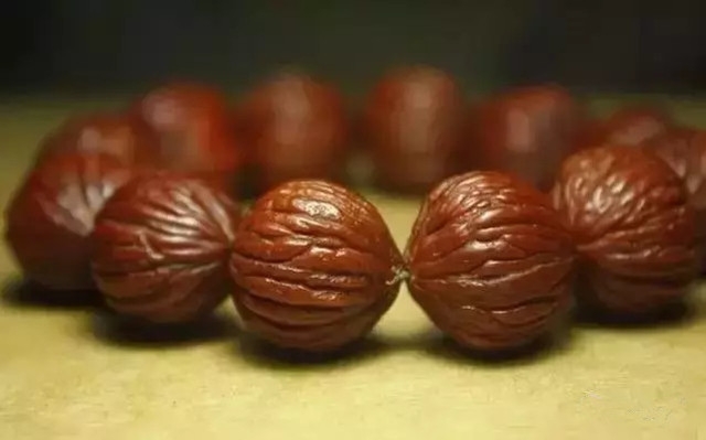 橄榄核跟猴头核桃哪个值得玩,猴头和紫金鼠哪个值得盘玩