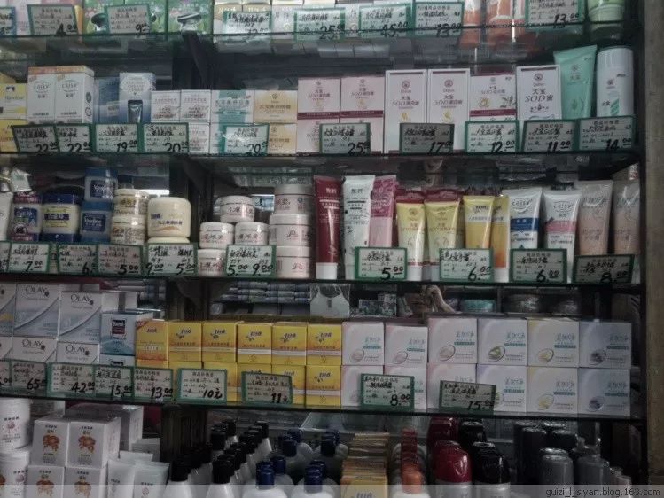 亲历·讲述｜流转在梳妆台上的时尚