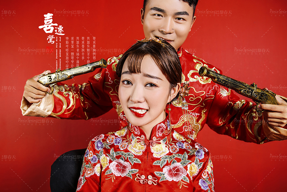 婚照姿势怎么摆技巧图解,冬季婚纱照室外中式