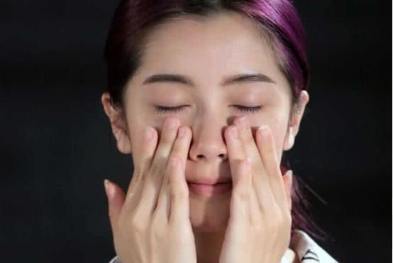 李佳琦阿玛尼和tf粉底液哪个好用,李佳琦阿玛尼大师粉底液