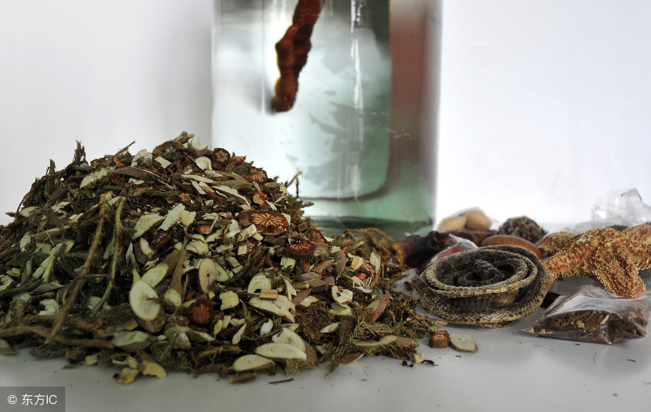 有什么治水肿的简单方法,经常水肿按什么穴位