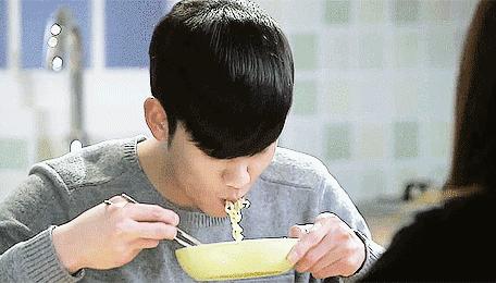 人均20+！天津贵阳路「泡面博物馆」，一口气吃遍全球网红泡面