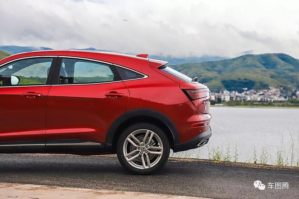 风光ix5智能轿跑,东风风光ix5和轿跑suv