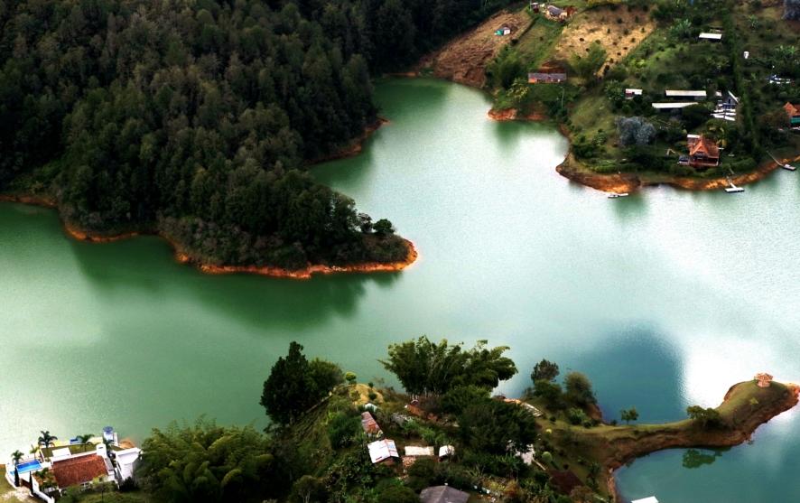 世界上最大的一块巨石,世界上最大一块巨石