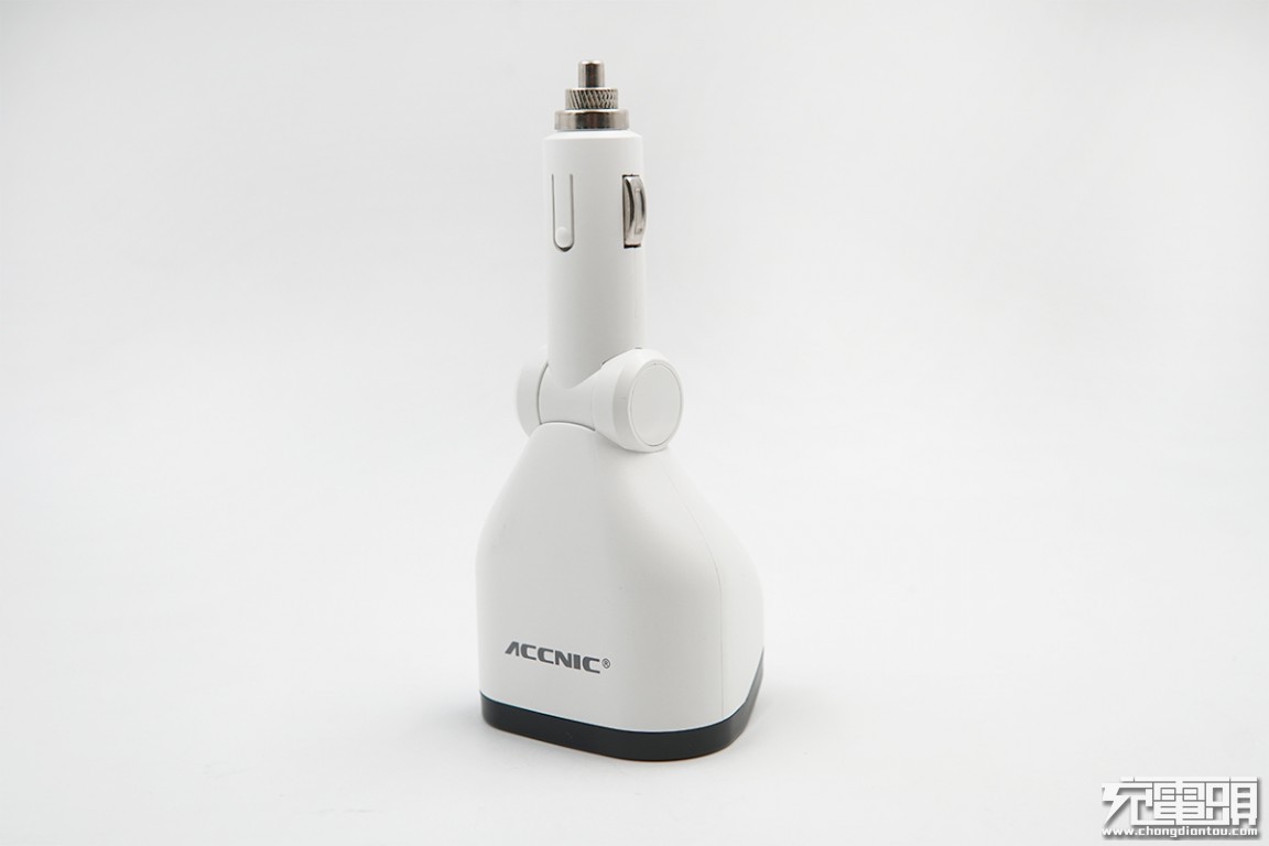 这款车充的设计怎么越看越奇怪