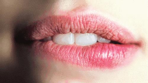 嘴唇干裂？世界最昂贵“液体钻石”，恢复水润，告别唇部细纹！