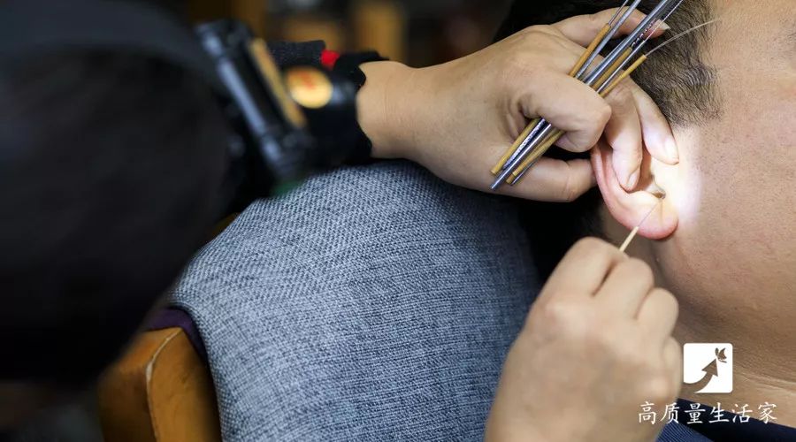 挖耳屎和剪指甲,儿童护理剪指甲挖耳屎