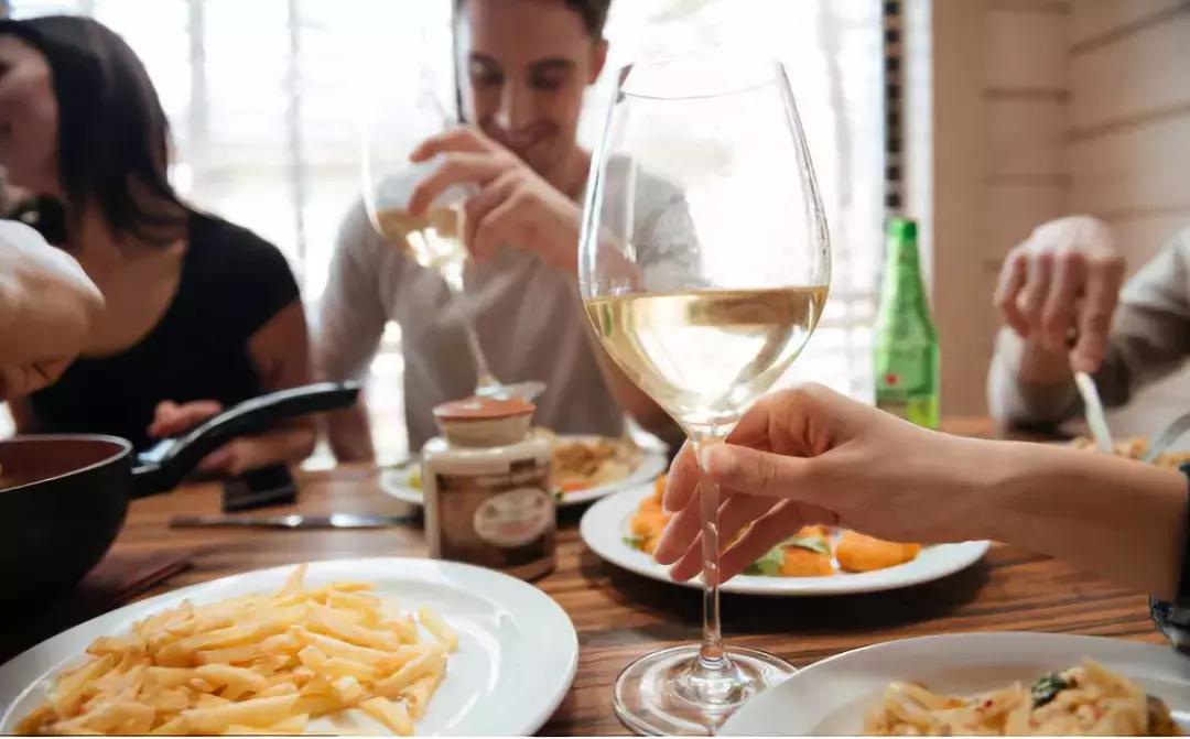 如何承包食堂档口,在学校承包食堂档口赚钱吗