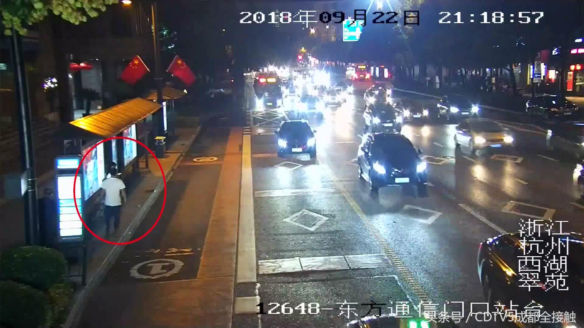 杭州:厚颜无耻!姑娘被陌生男子强吻龌龊男称:有被吸引的感觉