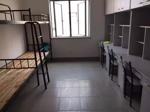 学子进阶攻略｜如何在超小空间的宿舍玩转极简风