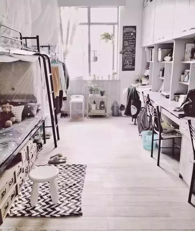 学子进阶攻略｜如何在超小空间的宿舍玩转极简风