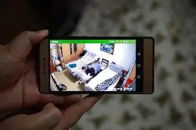 从怀孕到哺乳，女子被直播2年却毫不知情！看看你有没有这个APP……