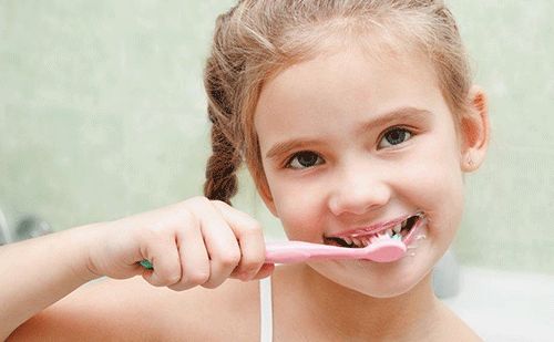 孩子要换牙这6点必须注意,过早换牙的孩子要注意