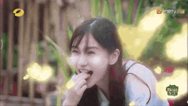 吃虫、喝油、抽肋骨，明星减肥有多恐怖？