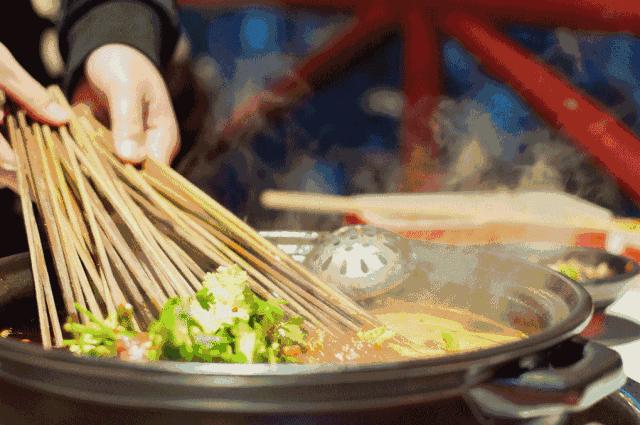 长春万达小郡肝串串香9.9元100串,长春钢管厂五区小郡肝串串香