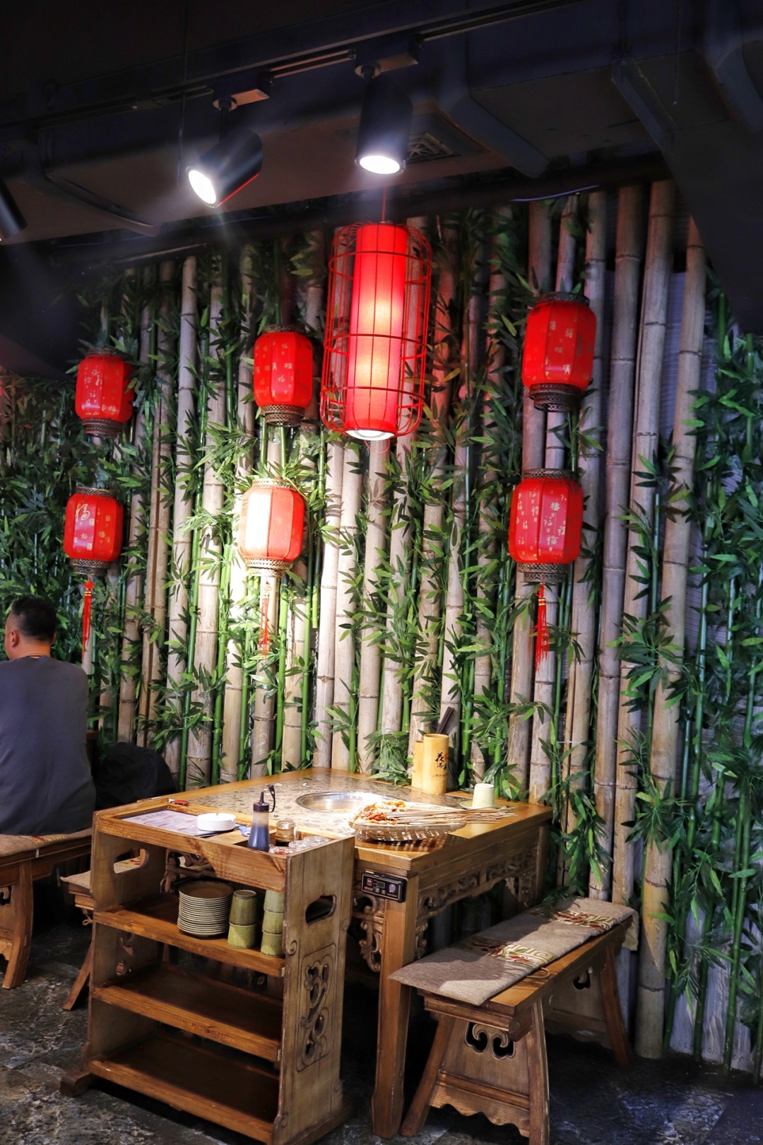 长春万达小郡肝串串香9.9元100串,长春钢管厂五区小郡肝串串香