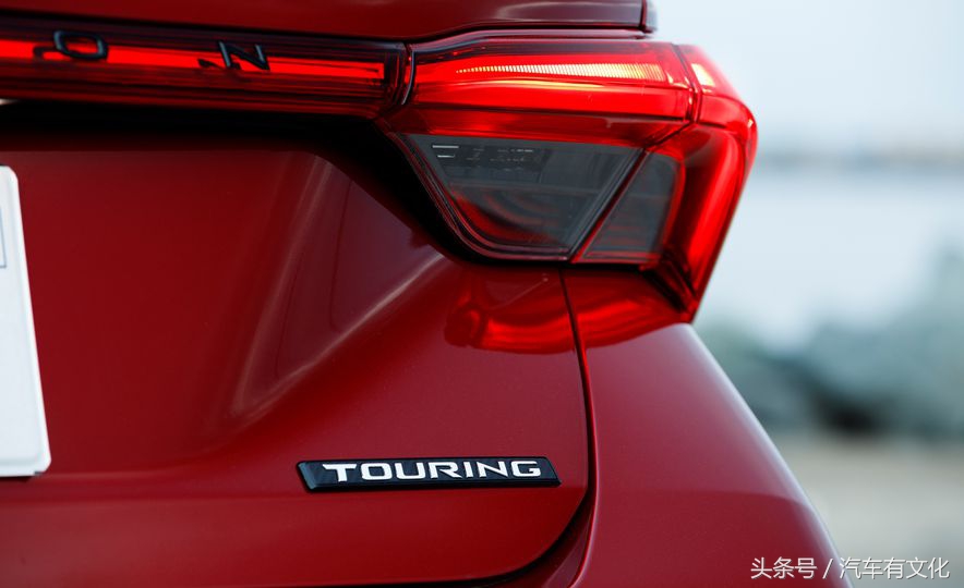 丰田为什么不用2.5lv6发动机,车长5米搭载v8双增压发动机