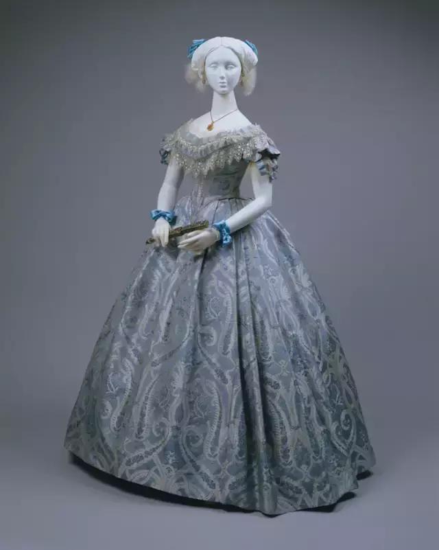 洛丽塔服装真人版,洛丽塔服装含义