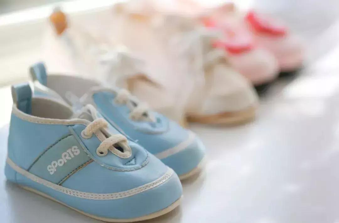 如何挑儿童鞋避免危害,给宝宝选鞋有秘诀这些事项要注意