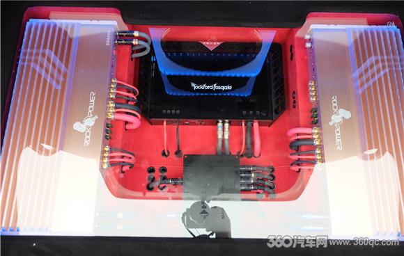 K牌超低音带来美式特有的热情MECA赛场上的丰田锐志注定吸睛无数