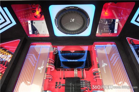 K牌超低音带来美式特有的热情MECA赛场上的丰田锐志注定吸睛无数