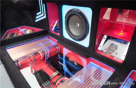 K牌超低音带来美式特有的热情MECA赛场上的丰田锐志注定吸睛无数