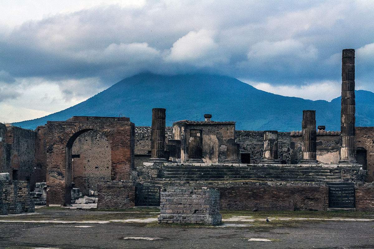 鍥界背鍏嬬綏鍦颁簹,鍥界背鎰忓ぇ鍒╁崐鍐宠禌