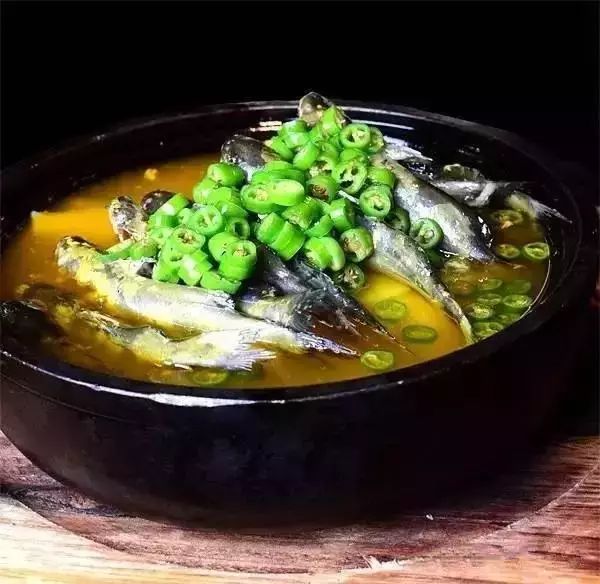 石锅鱼适合搭配什么菜品,石锅鱼店里的菜品应该有哪些