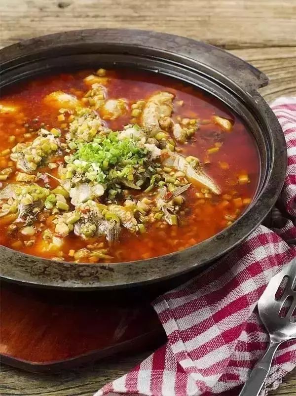 石锅鱼适合搭配什么菜品,石锅鱼店里的菜品应该有哪些