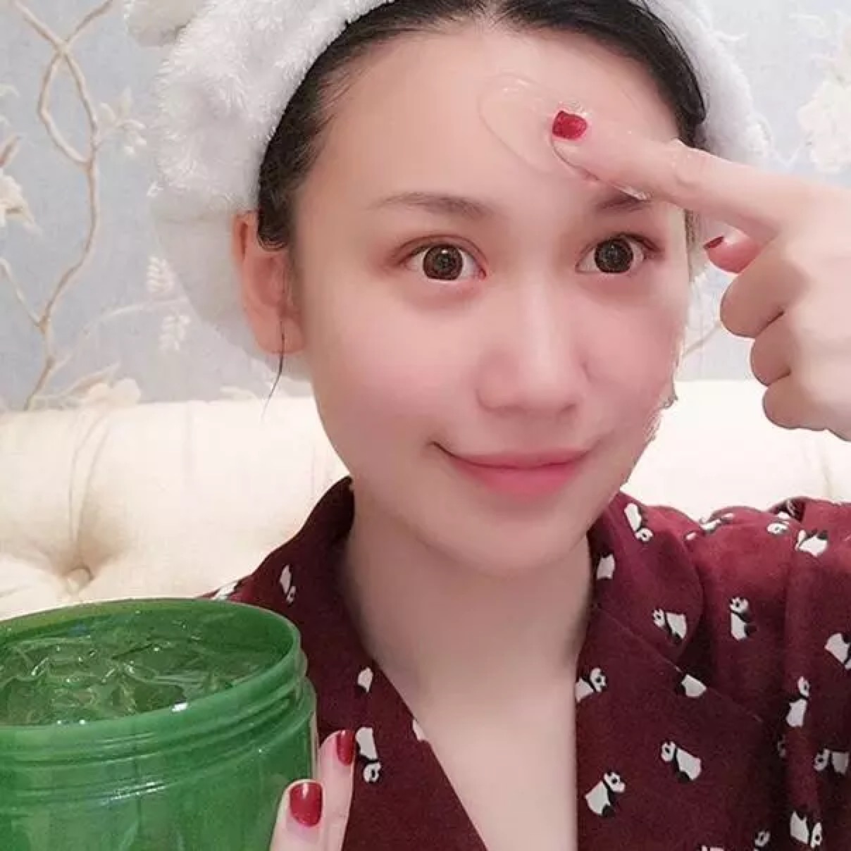 芦荟胶的三个基本使用方法,芦荟胶的正确使用方法如下