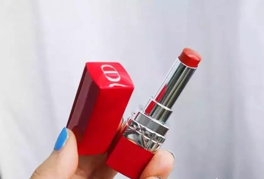 戚薇最近用的口红,戚薇同款口红ysl