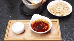 去这家店吃饭还要带西瓜霜？！成都这个“网绿”店暗藏玄机~