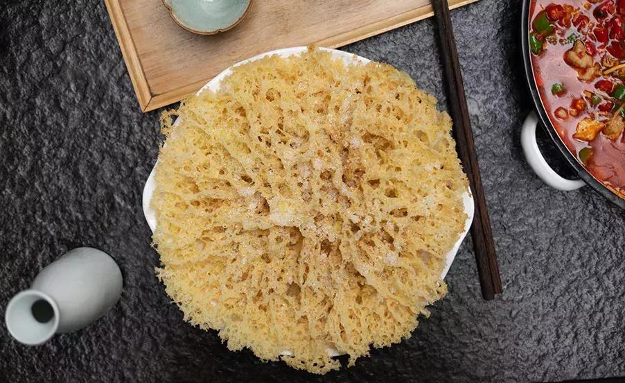 去这家店吃饭还要带西瓜霜？！成都这个“网绿”店暗藏玄机~