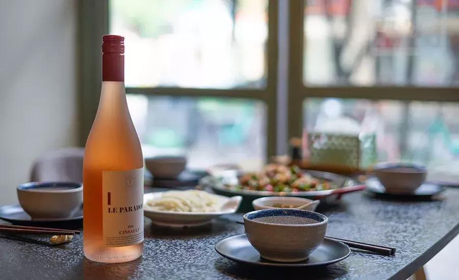 去这家店吃饭还要带西瓜霜？！成都这个“网绿”店暗藏玄机~